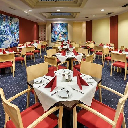 Austria Trend Ananas Hotel 4*