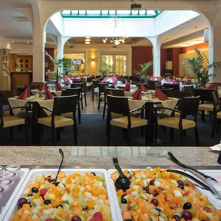 Austria Trend Ananas Hotel 4*