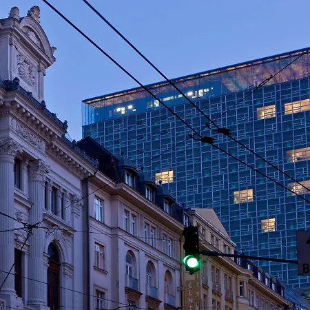 So/ Viena