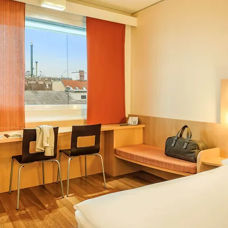 Ibis Messe 3*