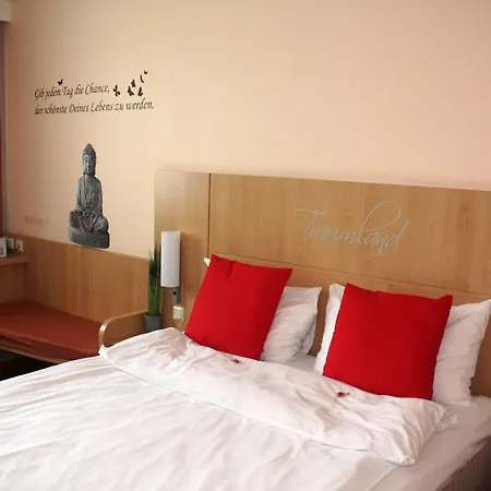 Ibis Messe Hotel 3*