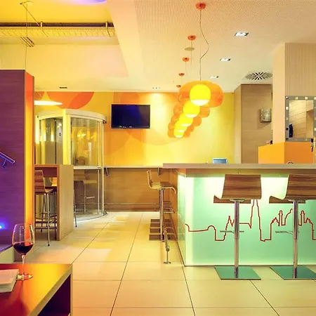 Ibis Messe 3*