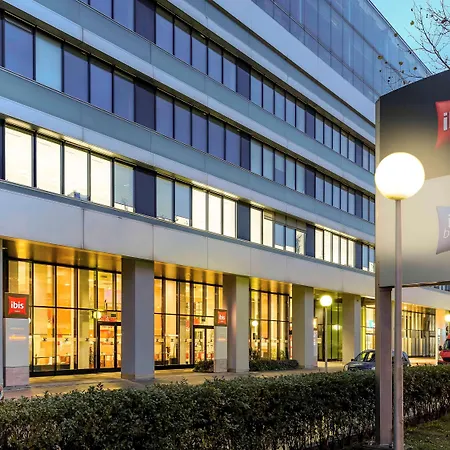 Ibis Messe 3*