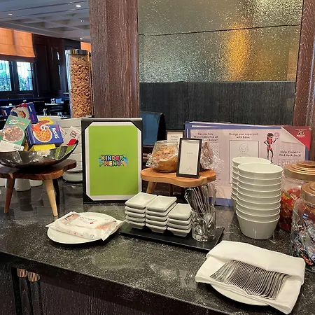 Hilton Plaza Hotel 4*