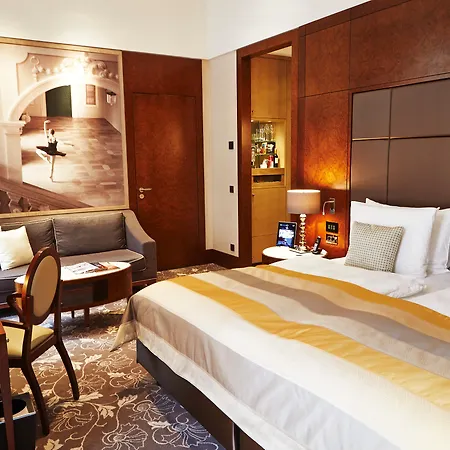 Anantara Palais Hansen - Newly Renovated Hotel 5*