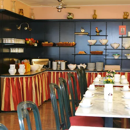 Caratart Bombolo Hotel