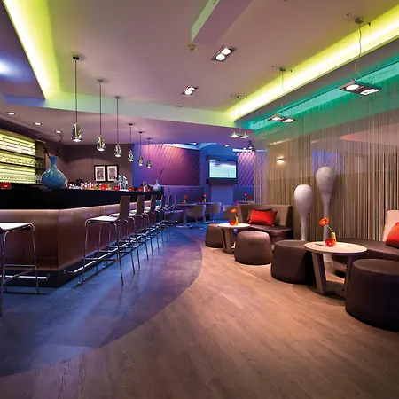Leonardo Westbahnhof 4* Βιέννη