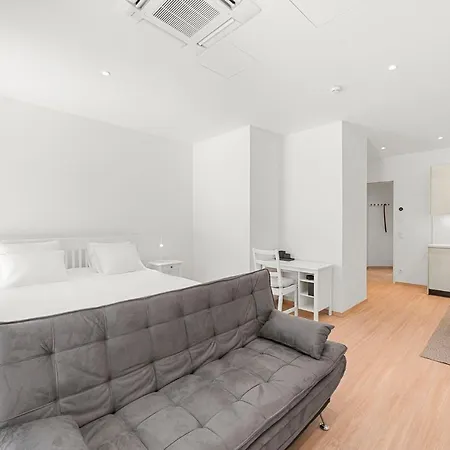 Vibestudio 402 - - Ac - Near Parking Apartment