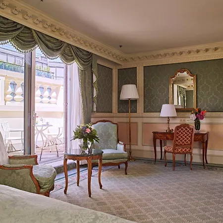 Grand Hotel