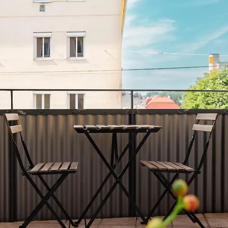 Beautiful 2-bedroom Near Schoenbrunn Viena