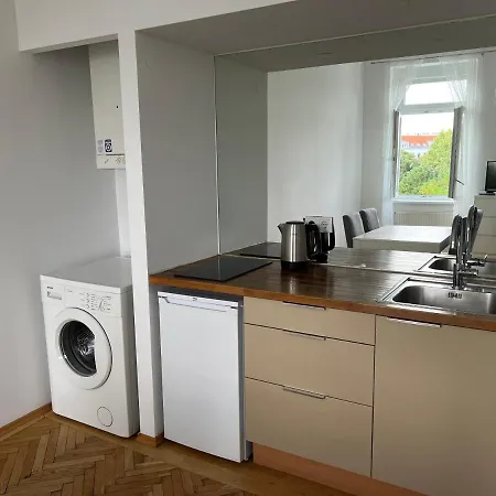 Apartment Cozy One Bedroom With Park View
