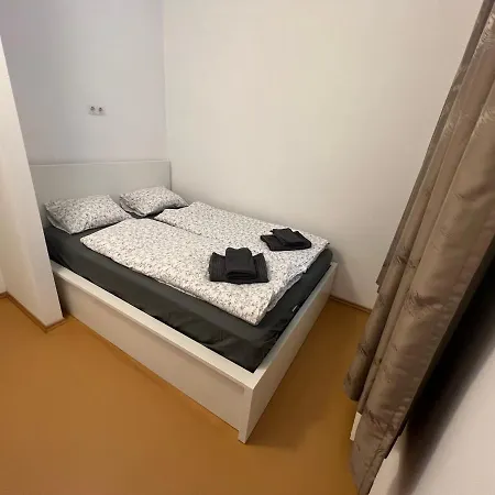Apartment Cozy One Bedroom With Park View *