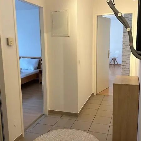 Apartment Modern Flat Incl Parking, Near Metro U1