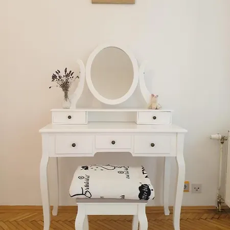 Апартаменты Sunny And Spacious Near Centre Вена