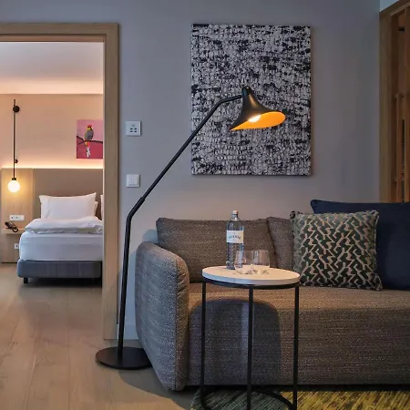 Hotel Adina Belvedere