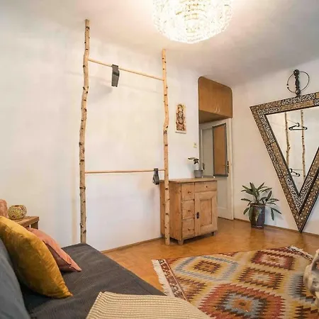 Cozy And Stylish Near Schoenbrunn Castle