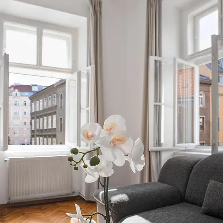 Spacious 2br Apt. Rennweg - Perfect For Longstays. Apartment Vienna