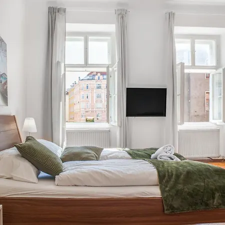 Spacious 2br Apt. Rennweg - Perfect For Longstays. Vienna