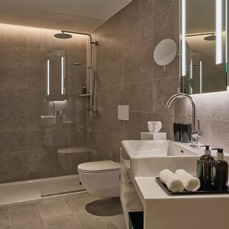 Adina Belvedere Hotel 4*