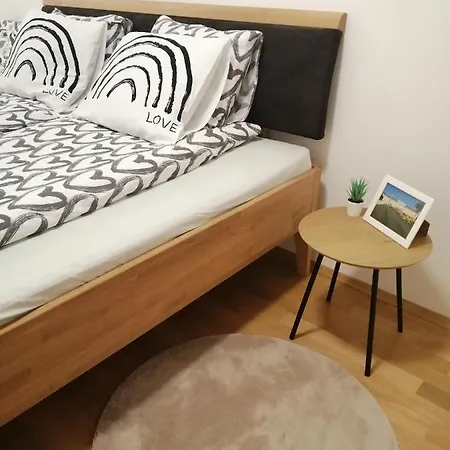 Apartment Tesla *