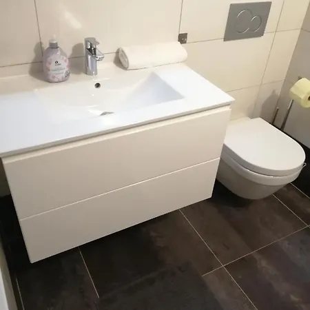 Tesla Apartment *
