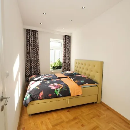 Lux Prestige *