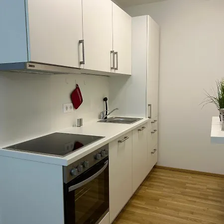 55 M2 Stylish With Balcony & Parking Wien