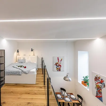 Stilvolles Trendiges Loft In Toller Lage, 