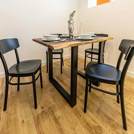 Stilvolles Trendiges Loft In Toller Lage, 