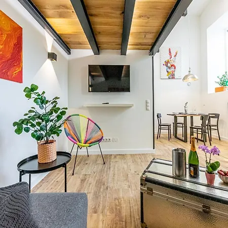 Stilvolles Trendiges Loft In Toller Lage, 