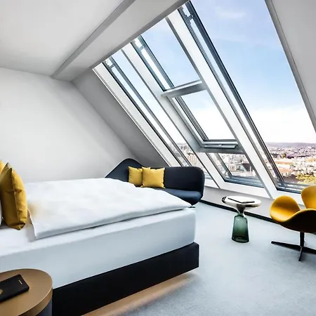 Hotel Mooons 4*