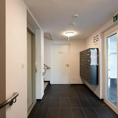 Neu Und Hell In Zentraler Ruhelage Mit Parkplatz *
