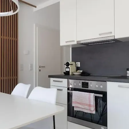 Apartament Neu Und Hell In Zentraler Ruhelage Mit Parkplatz