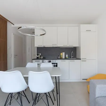 Apartament Neu Und Hell In Zentraler Ruhelage Mit Parkplatz