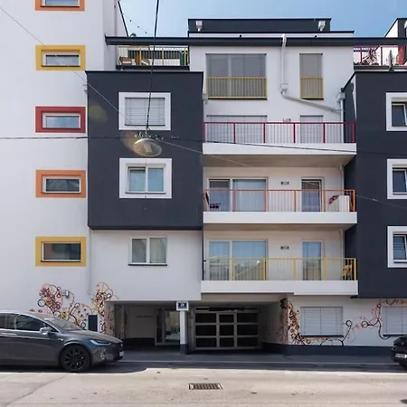 Neu Und Hell In Zentraler Ruhelage Mit Parkplatz Apartament Wiedeń