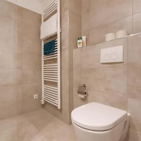 Apartament Neu Und Hell In Zentraler Ruhelage Mit Parkplatz