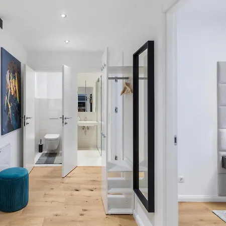 Apartment Sky9 District 3 *