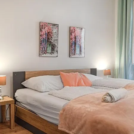Stunning 2br Neighboring Apts.perfect For 8 Guests Apartment *
