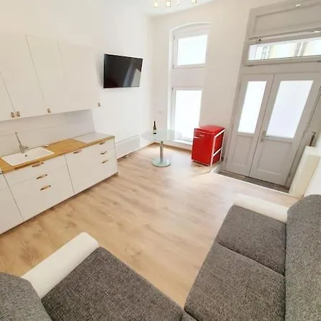 Urbanes In Apartment *