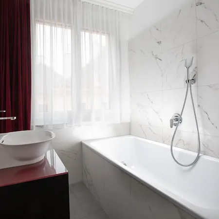 Alpha - Artist Hotel 4*