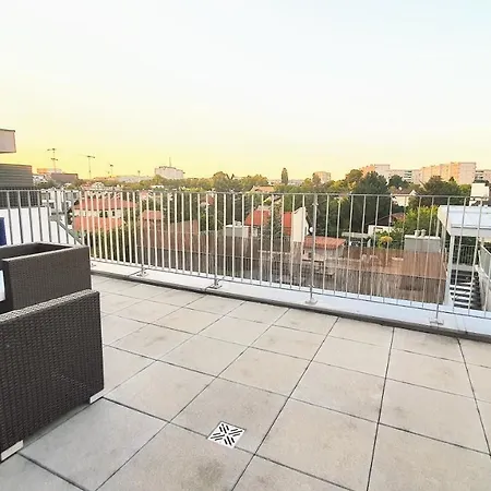 Rooftop Terrace, Free Garage Parking And Pool! Apartament Wiedeń