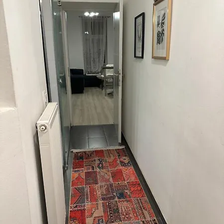Apartment Comf. Apart Near The - 13 Minutes To 1st