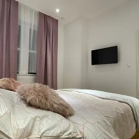 D&d Schonbrunner Deluxe Apartmán