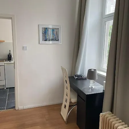 Small Near The Center Apartment Vienna