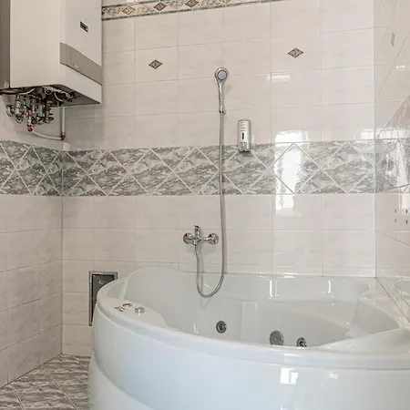 Apartment 4 Great Akh - Ideal For Groups Of 19