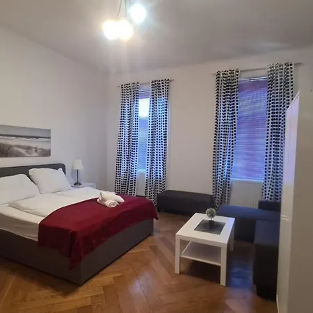 Apartment 4 Great Akh - Ideal For Groups Of 19 *