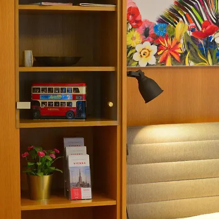 Appartement Charming With Balcony In Hip & Trendy Margareten