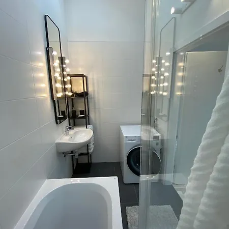 Stilvolle Dachgeschosswohnungen Mit Balkon In Innenstadt Naehe Apartment *