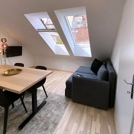 Stilvolle Dachgeschosswohnungen Mit Balkon In Innenstadt Naehe Apartment *