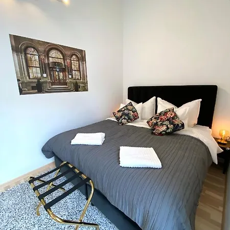 Stilvolle Dachgeschosswohnungen Mit Balkon In Innenstadt Naehe Apartment *